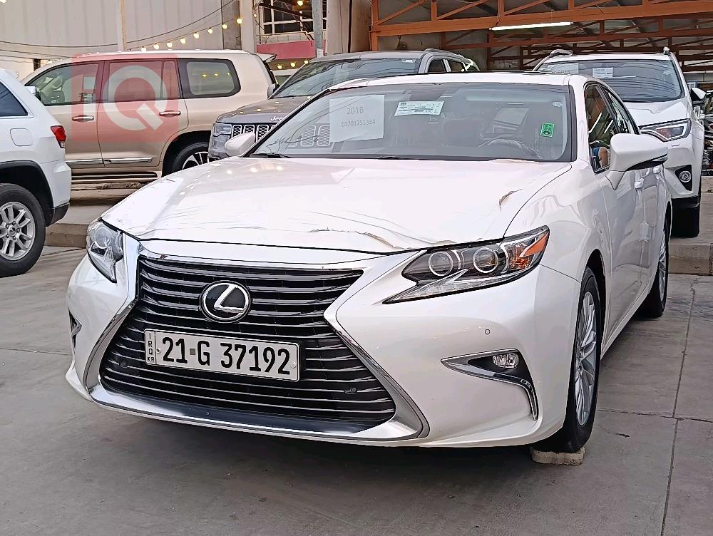 Lexus ES